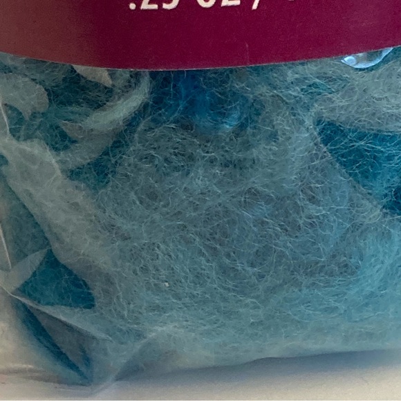 6 Dimensions FeltWorks 100% Wool Turquoise Curly Roving 0.25oz Needle Felting - Picture 4 of 15